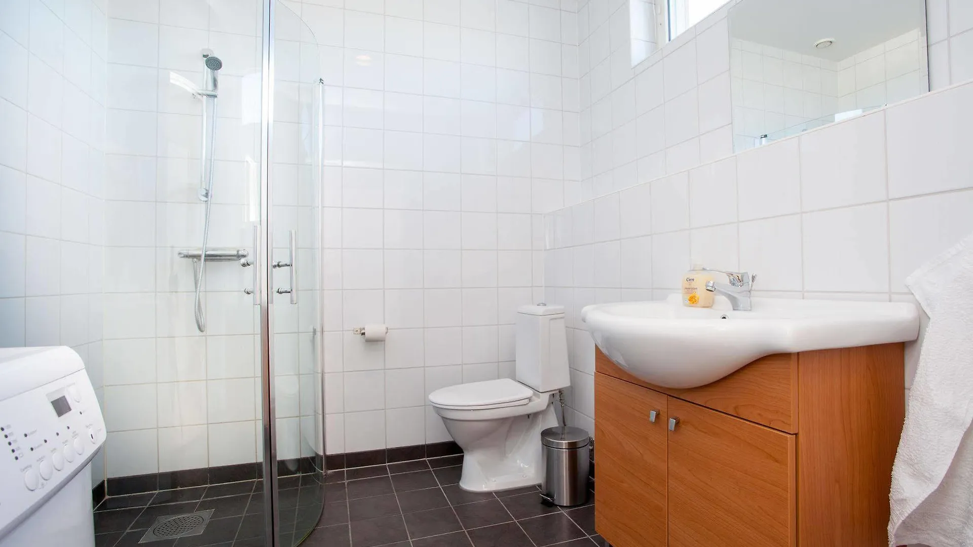 ApartDirect Hammarby Sjöstad Aparthotel Stockholm