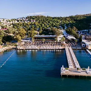 Voyage Otel Göltürkbükü